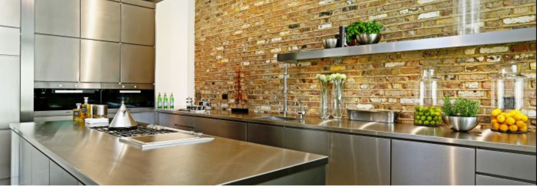 cucina con piani inox 